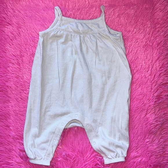 🛍 CUTE Little GIRLS ROMPER SIZE 0-3 MONTHS 🛍 - Picture 1 of 6
